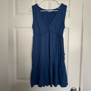 Max Studio London Elegant Blue Textured V- Neck Dress size Small with Pockets